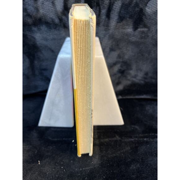 How Amelia Secured the Tie That Binds with a Very Loose Knot Lorna Novak 1966 HC - Picture 4 of 13